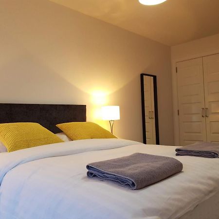 11 Royal View Apartments 스털링 외부 사진