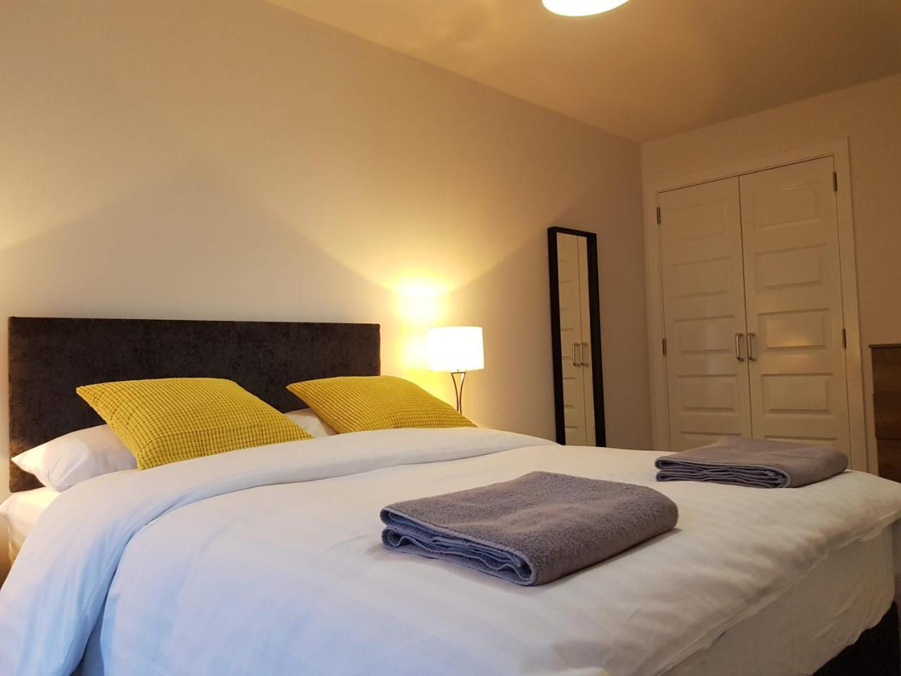 11 Royal View Apartments 스털링 외부 사진