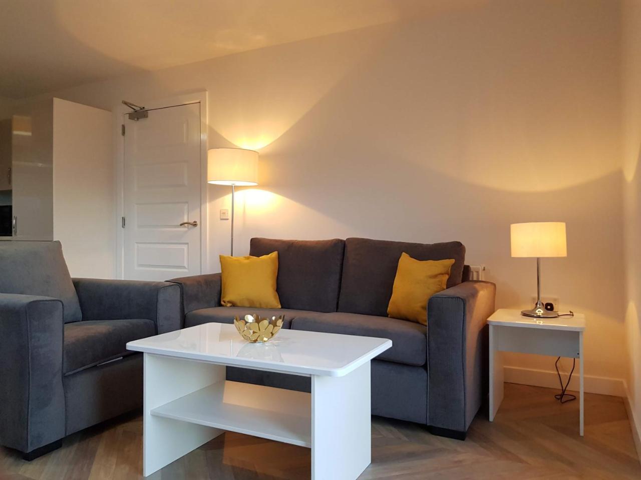 11 Royal View Apartments 스털링 외부 사진